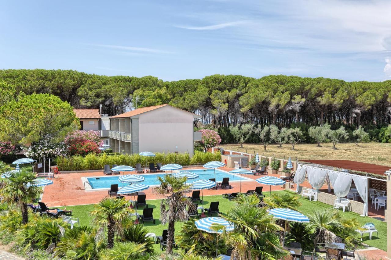 Oleandri Suite Hotel Vada Exterior photo