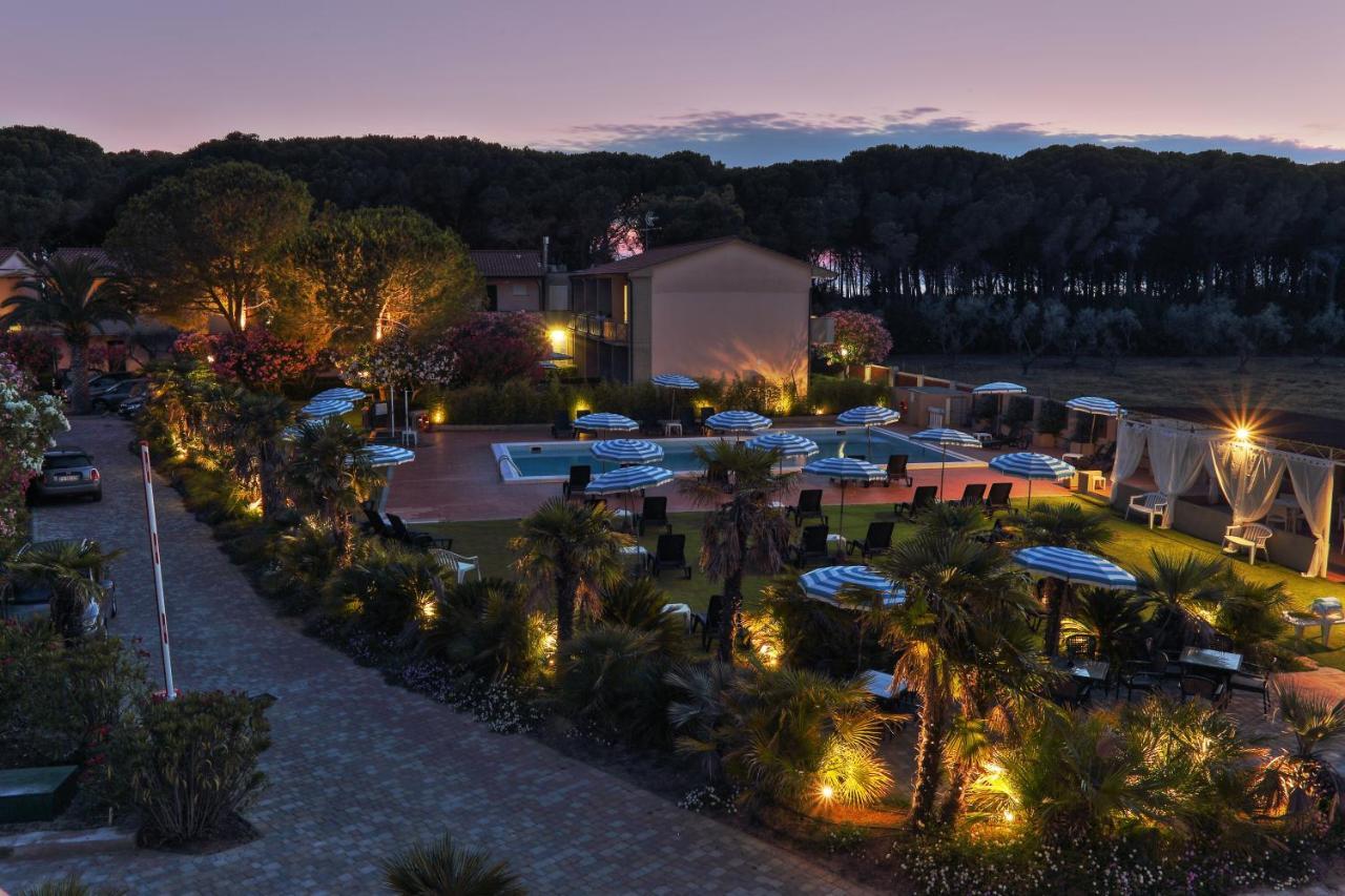 Oleandri Suite Hotel Vada Exterior photo