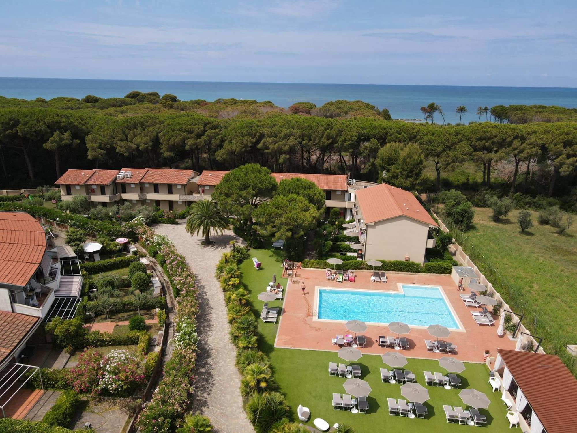 Oleandri Suite Hotel Vada Exterior photo