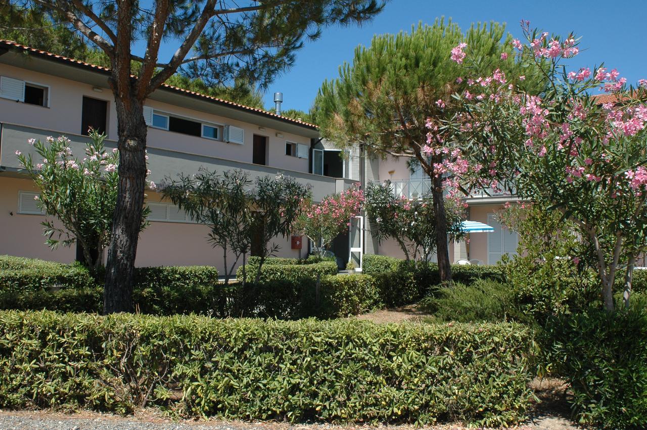Oleandri Suite Hotel Vada Exterior photo